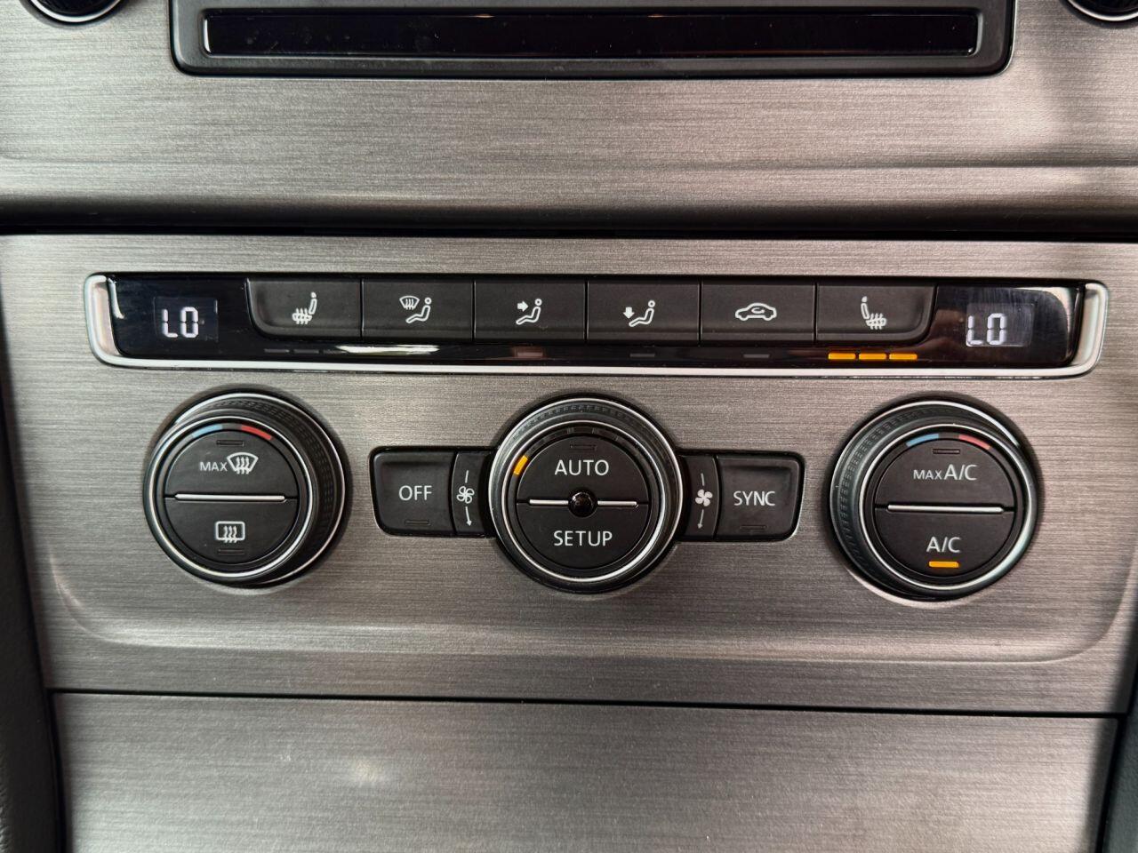 Volkswagen Golf view 11