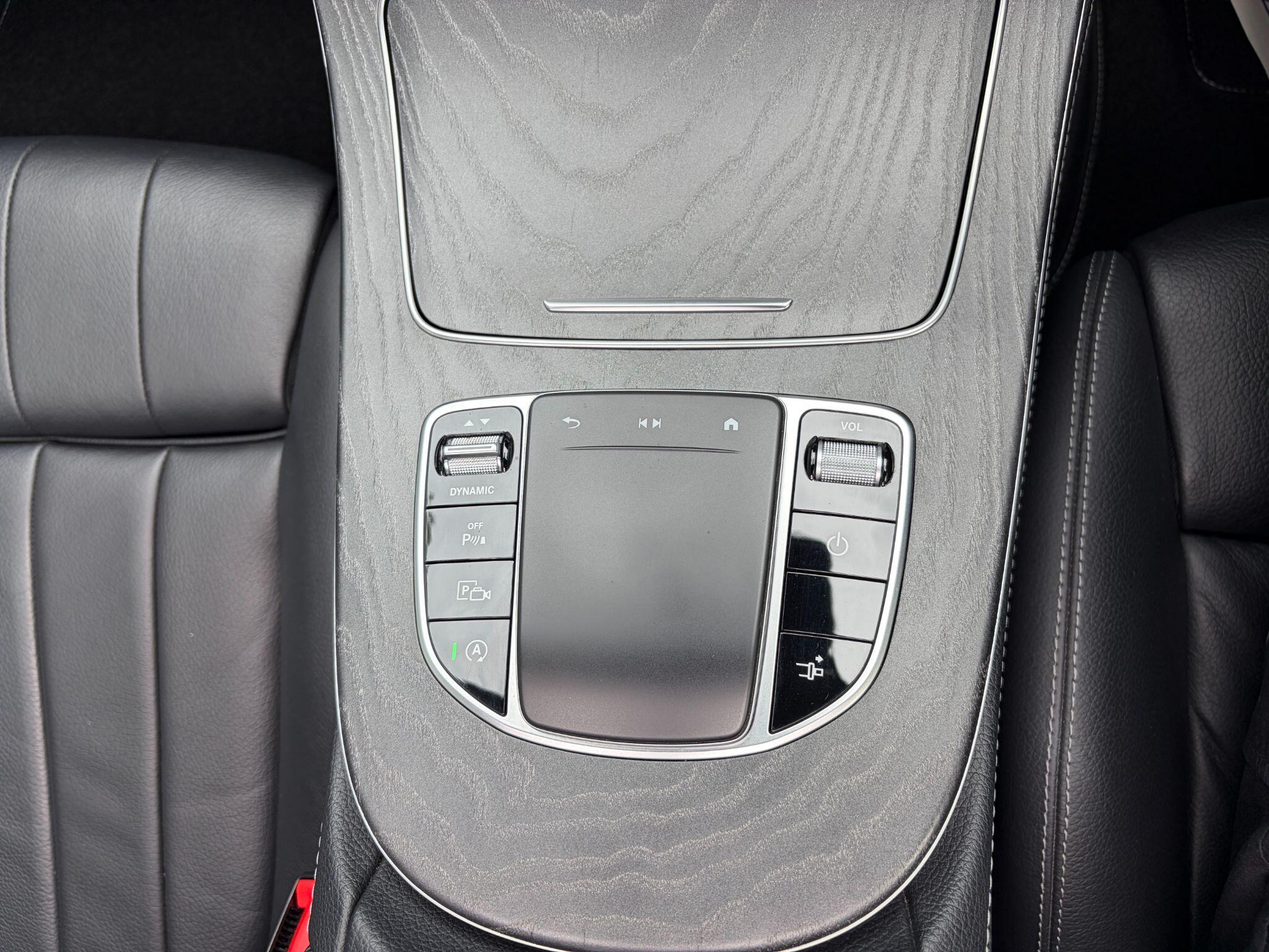 Mercedes-Benz E-Class view 40