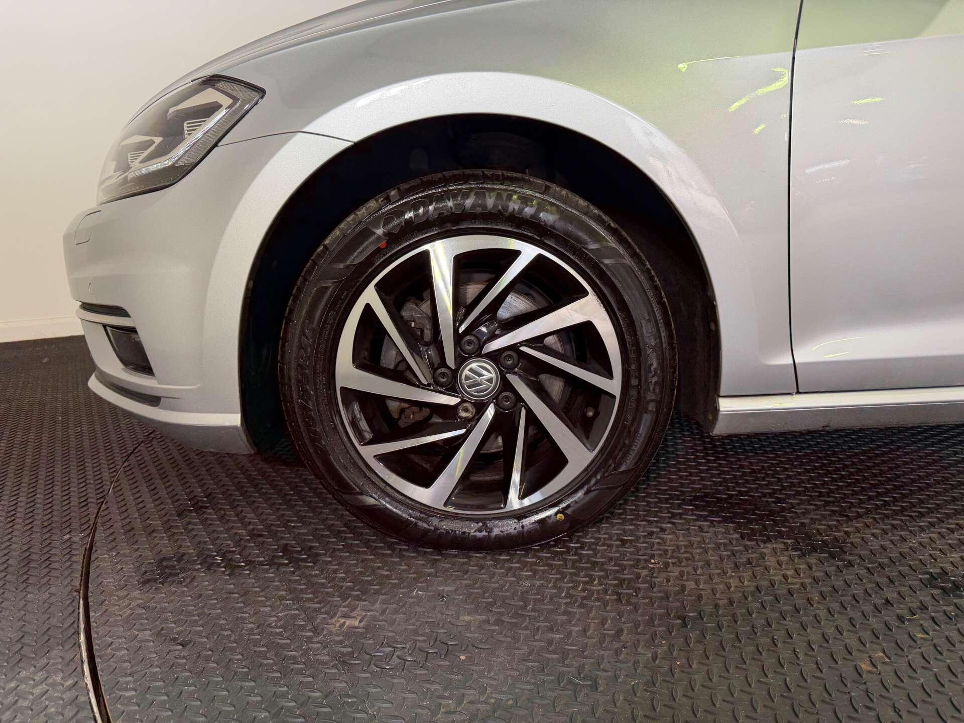 Volkswagen Golf view 63