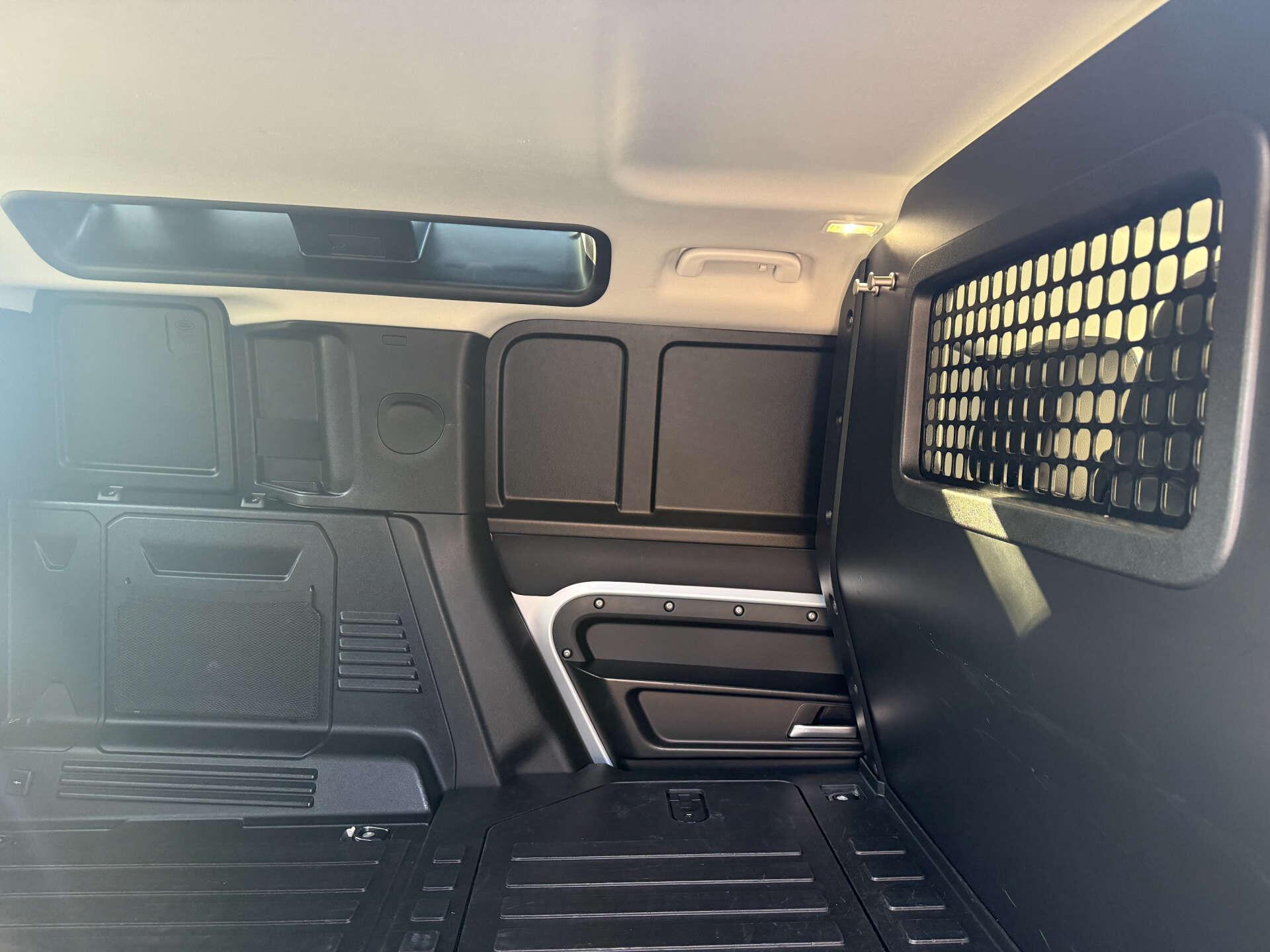 Land Rover Defender view 21