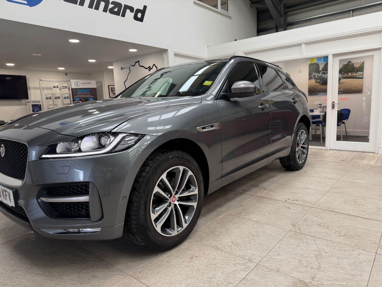 Jaguar F-Pace view 4