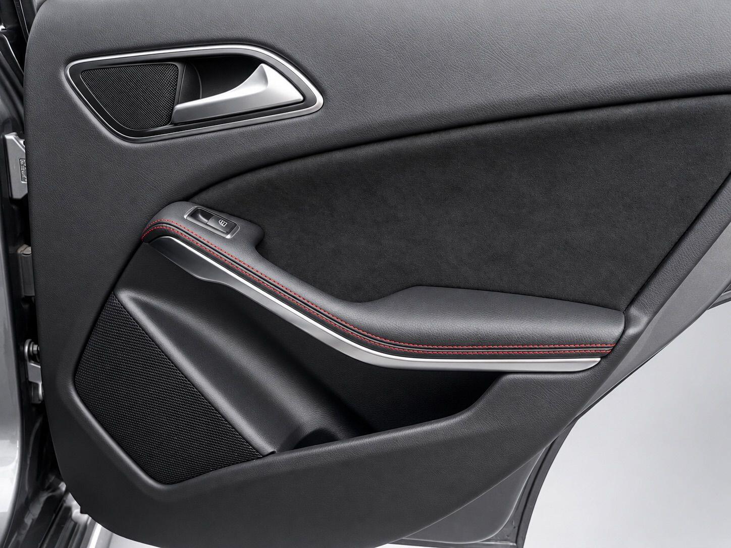 Mercedes-Benz Gla view 32