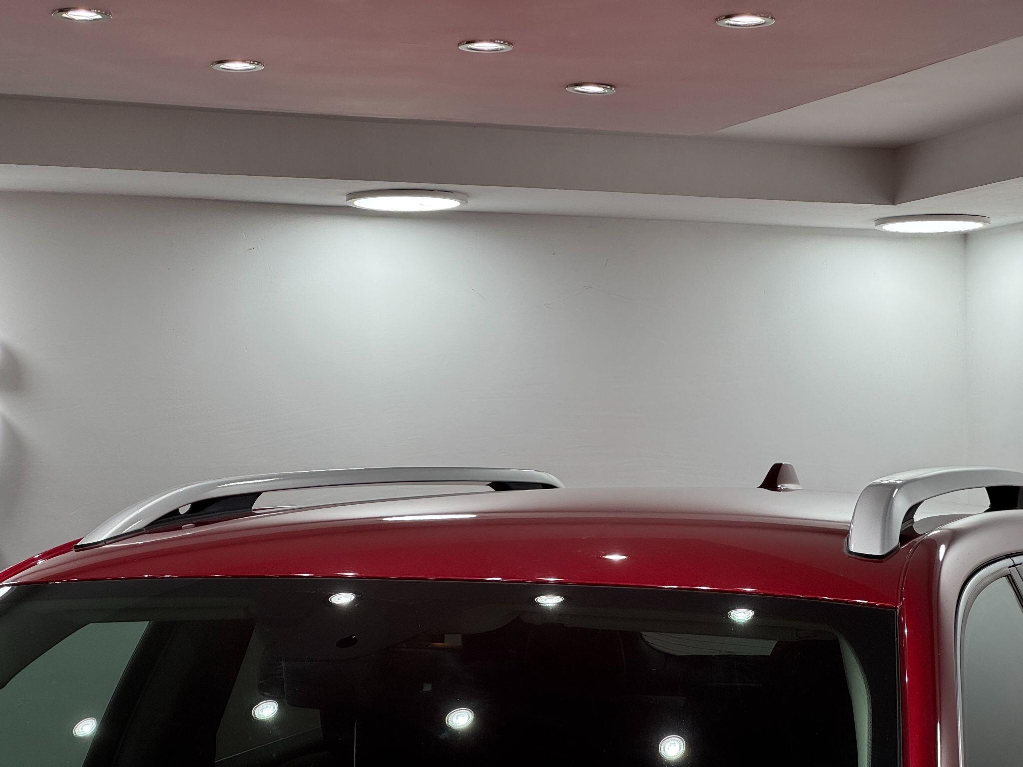 Jeep Cherokee view 13