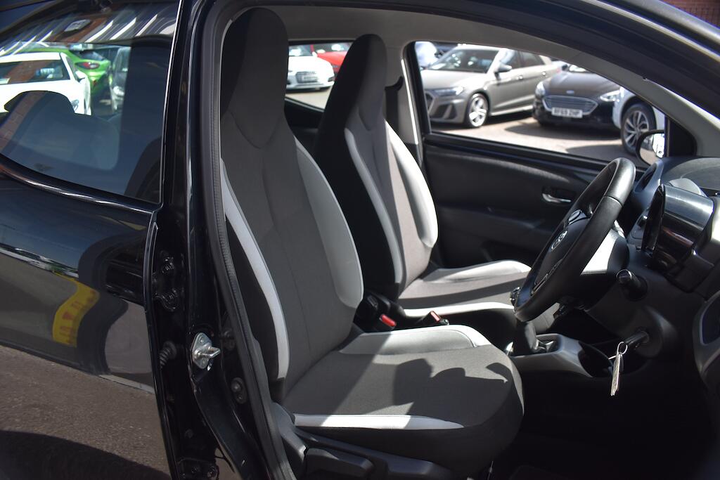 Toyota Aygo view 9