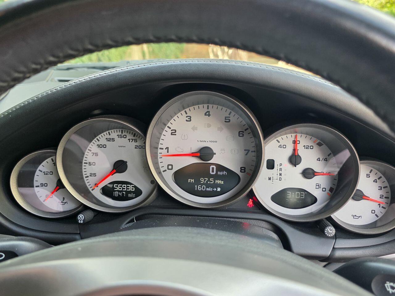 Porsche 911 view 36