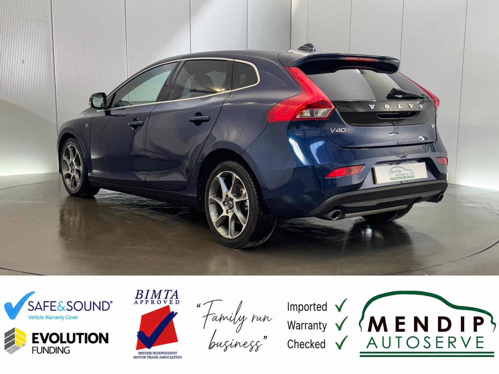 Volvo V40 view 17