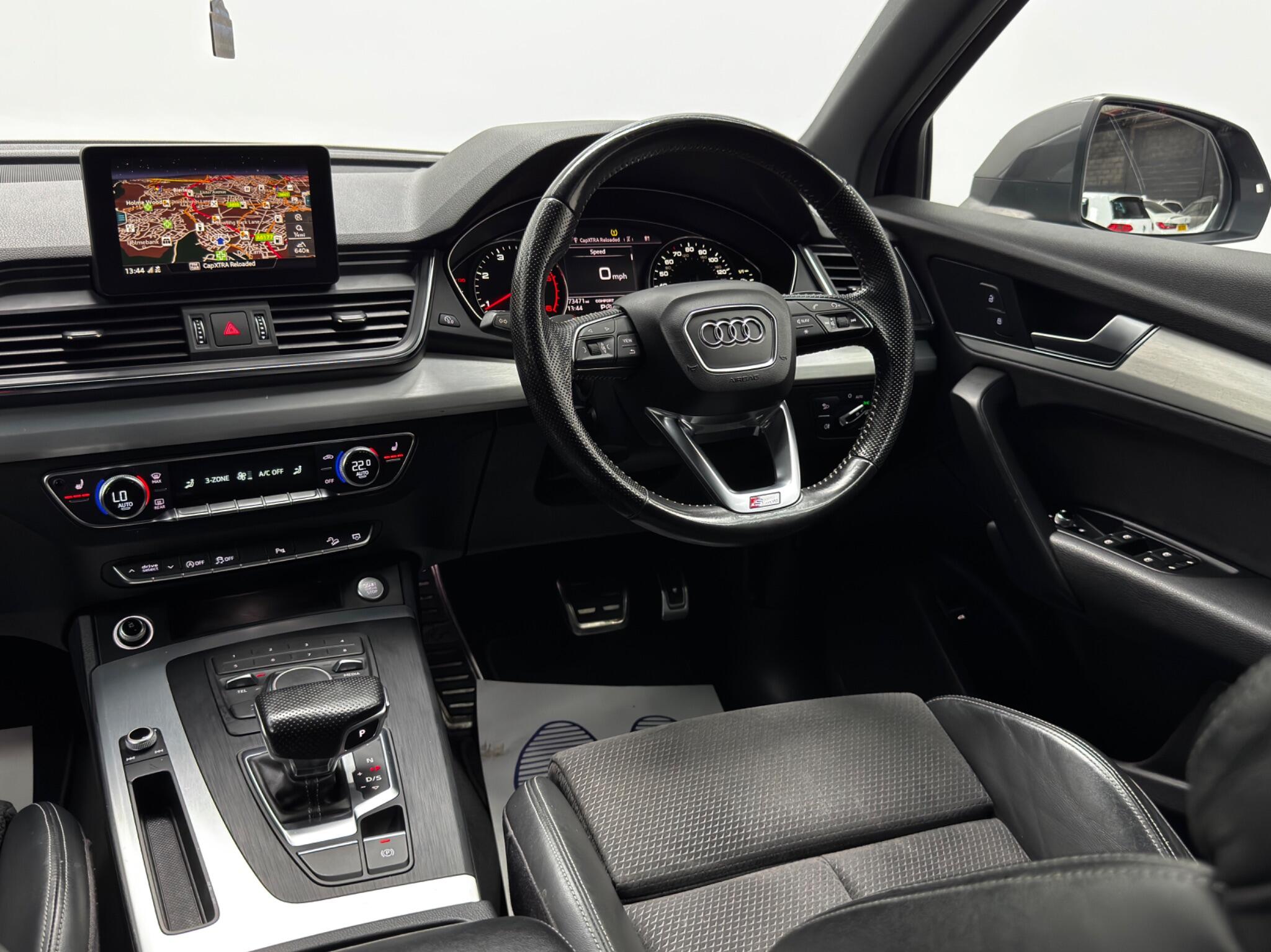 Audi Q5 view 24