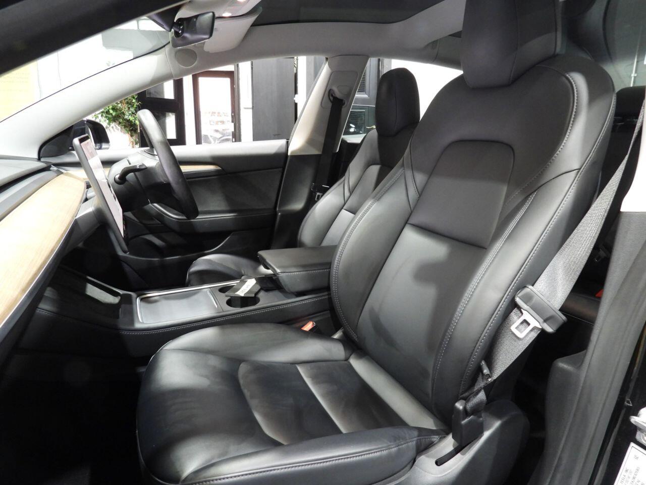 Tesla Model 3 view 16