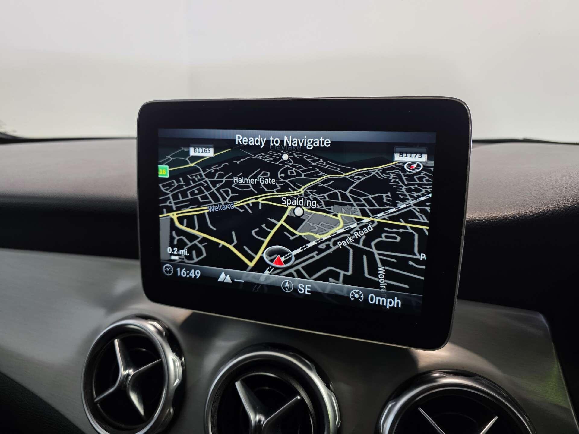 Mercedes-Benz GLA view 28