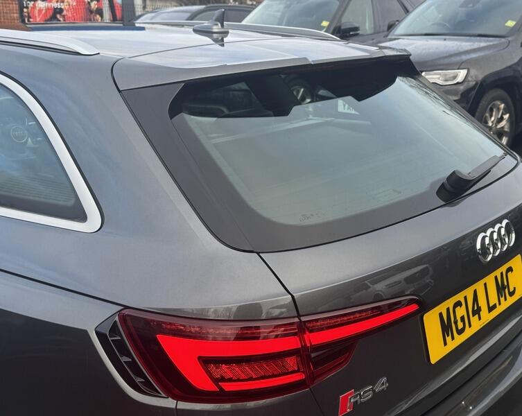 2018 Audi RS4 Avant image 21