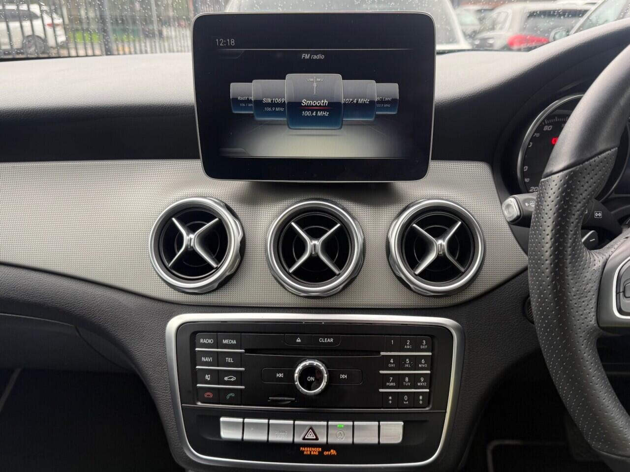 Mercedes-Benz Gla view 19