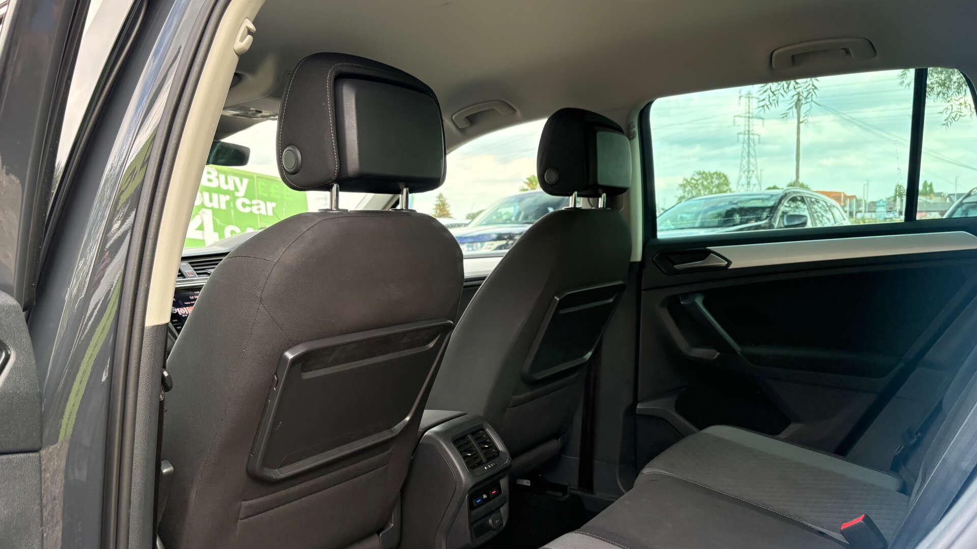 Volkswagen Tiguan view 14