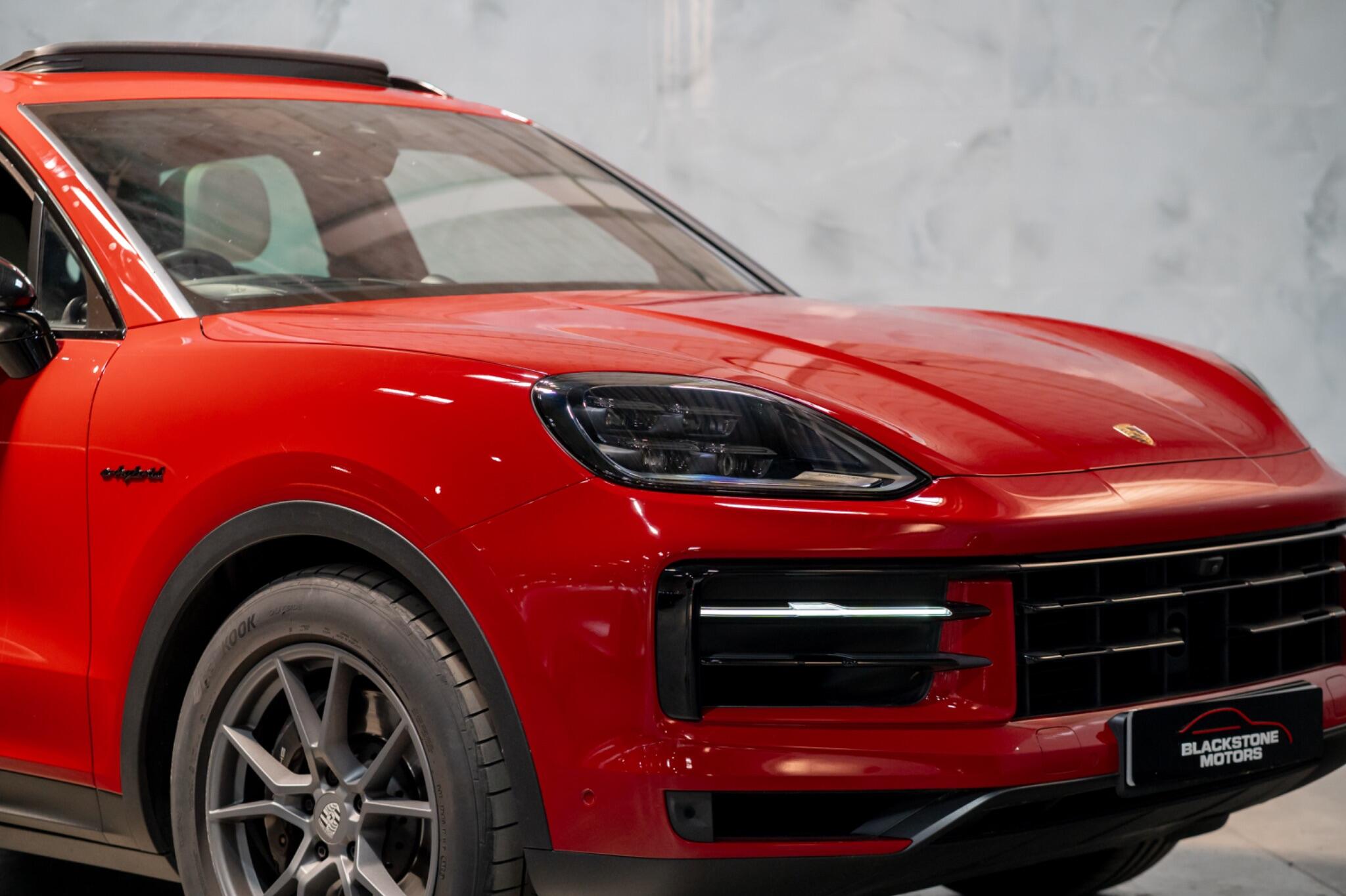 Porsche Cayenne view 38