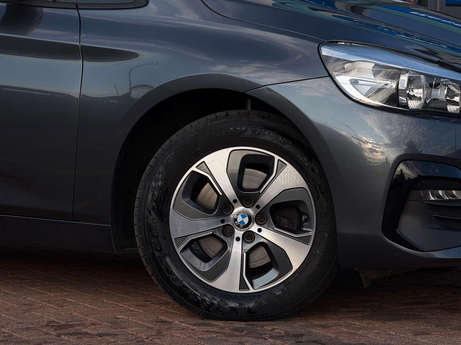 BMW 2 Series Gran Tourer view 21