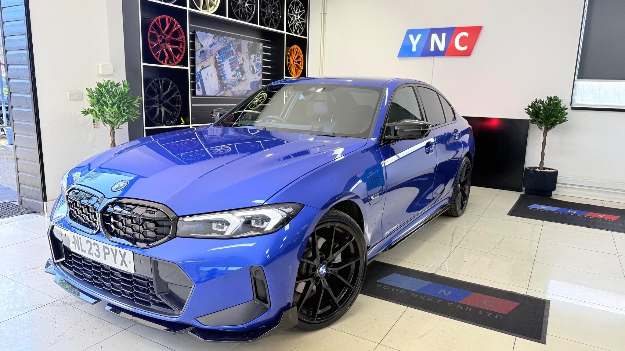 BMW 3 Series view 4