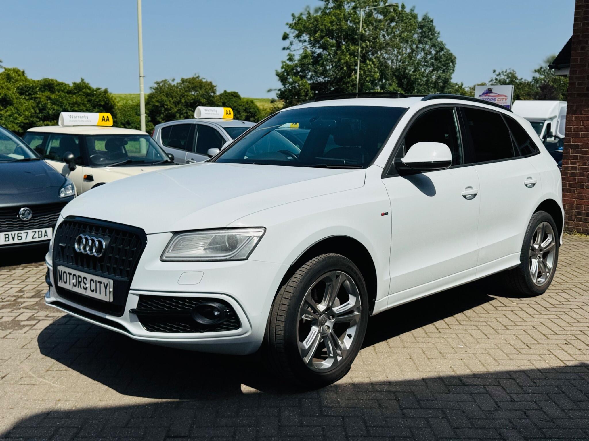 Audi Q5 view 4