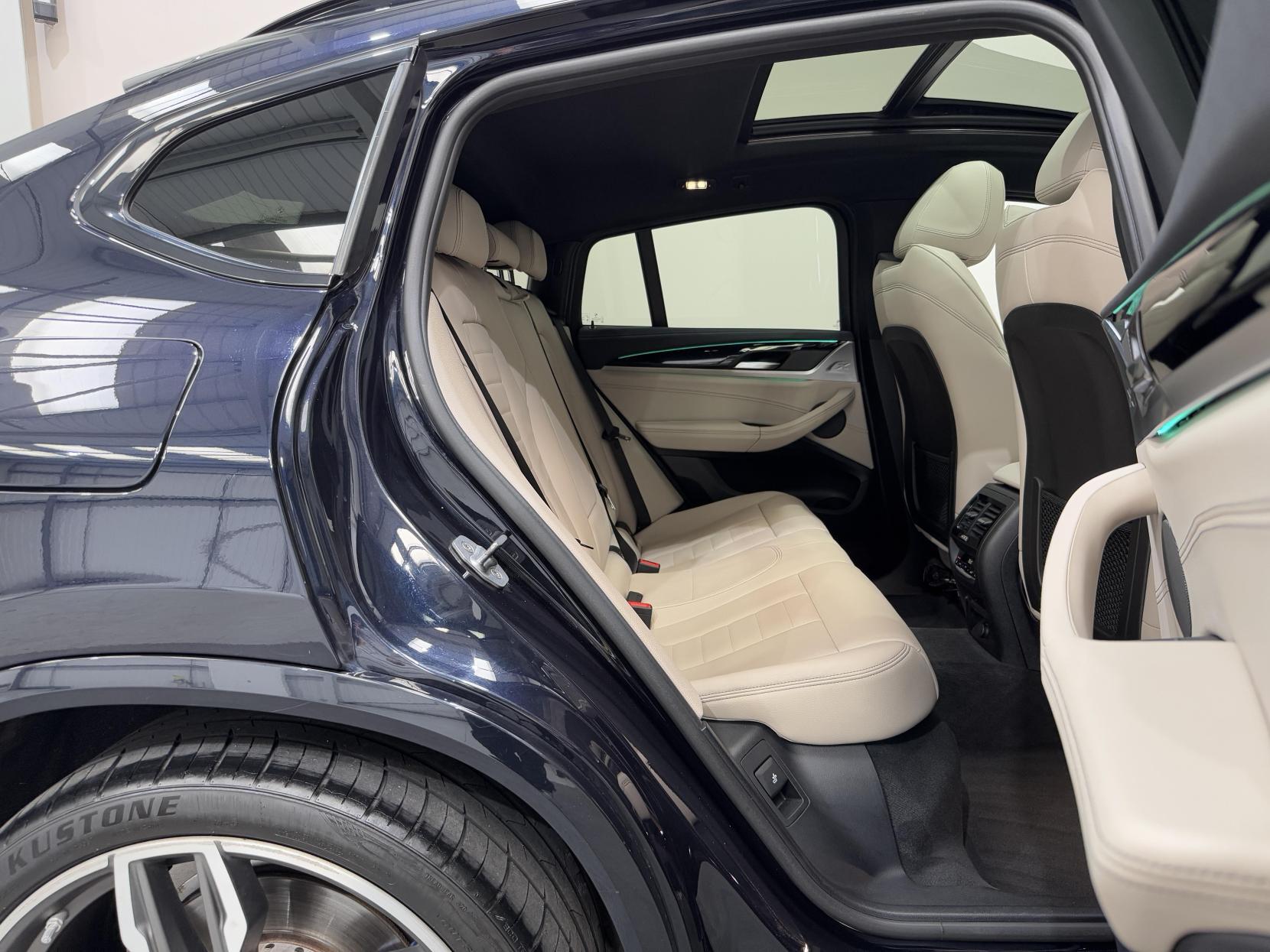 BMW X4 view 61