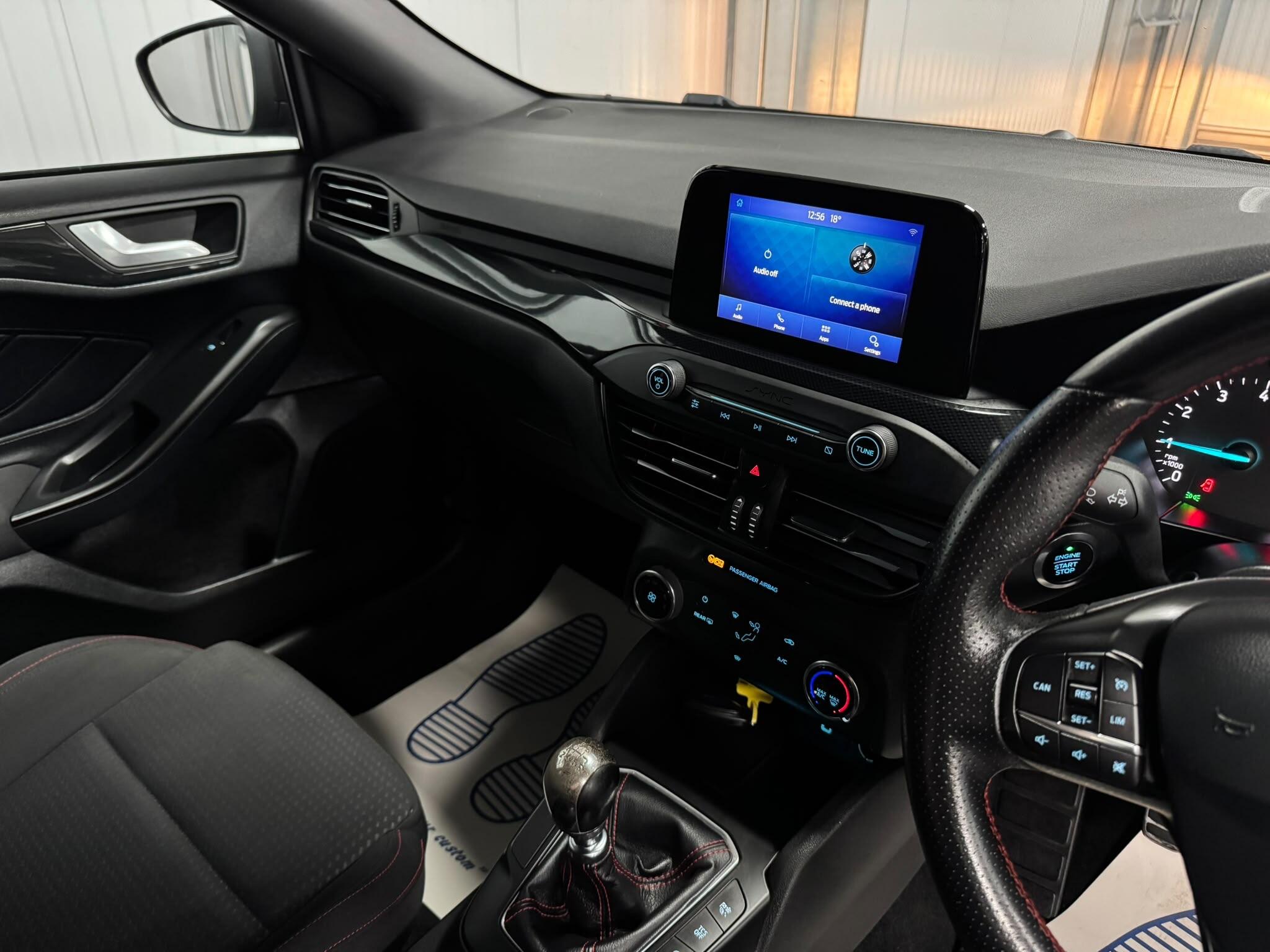 Ford Focus view 26