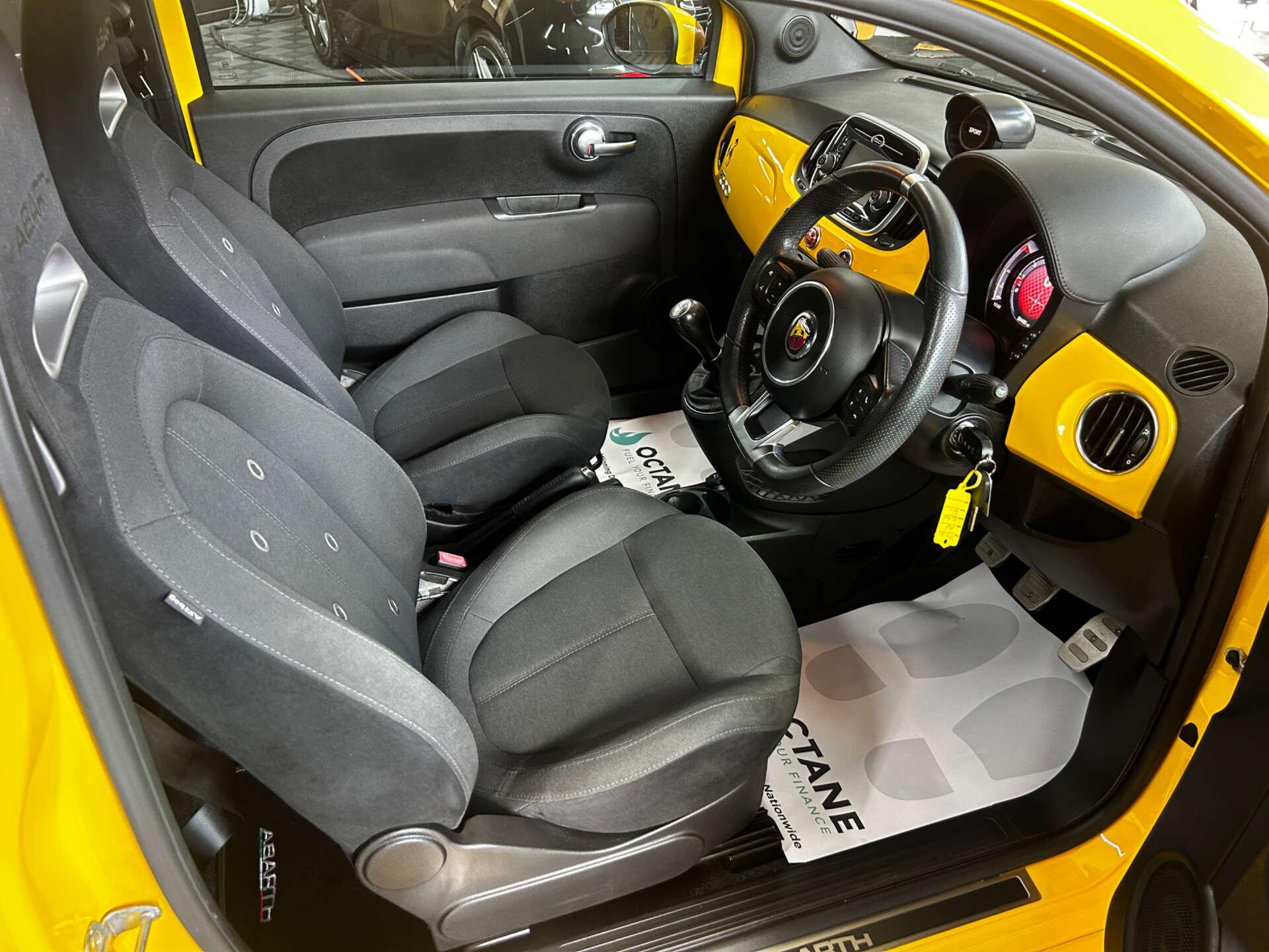 Abarth 595 view 27