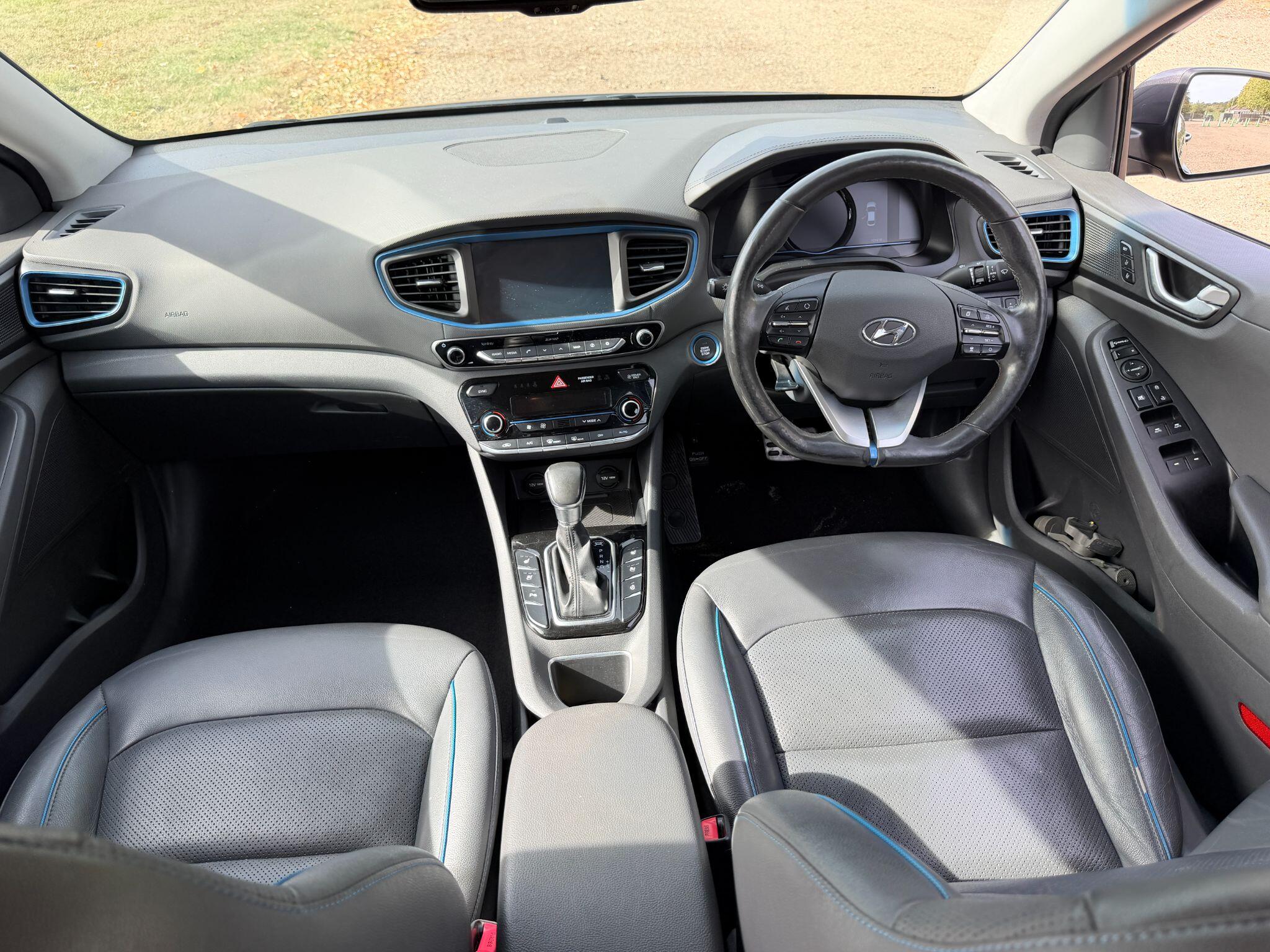 Hyundai Ioniq view 33