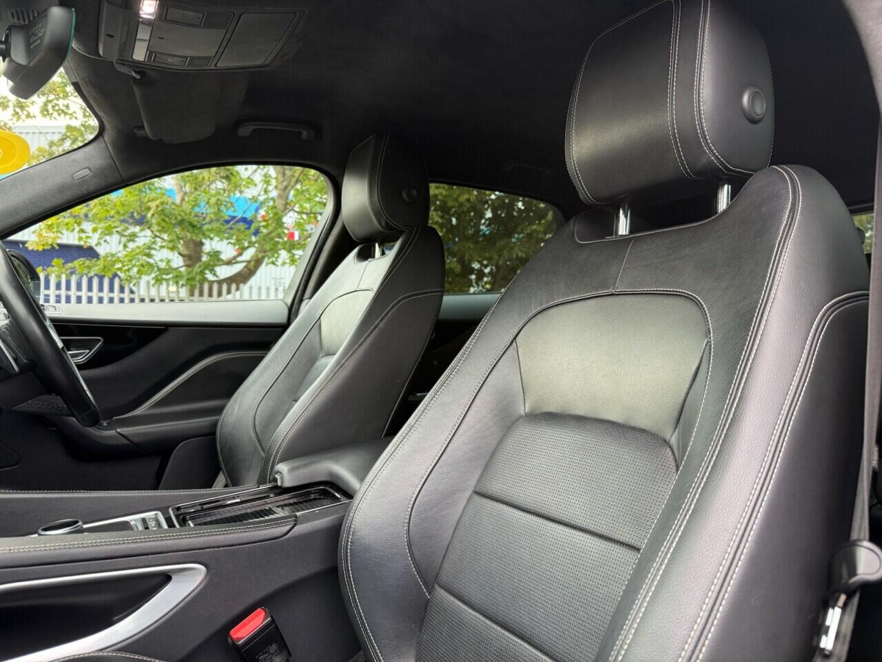 Jaguar F-Pace view 10