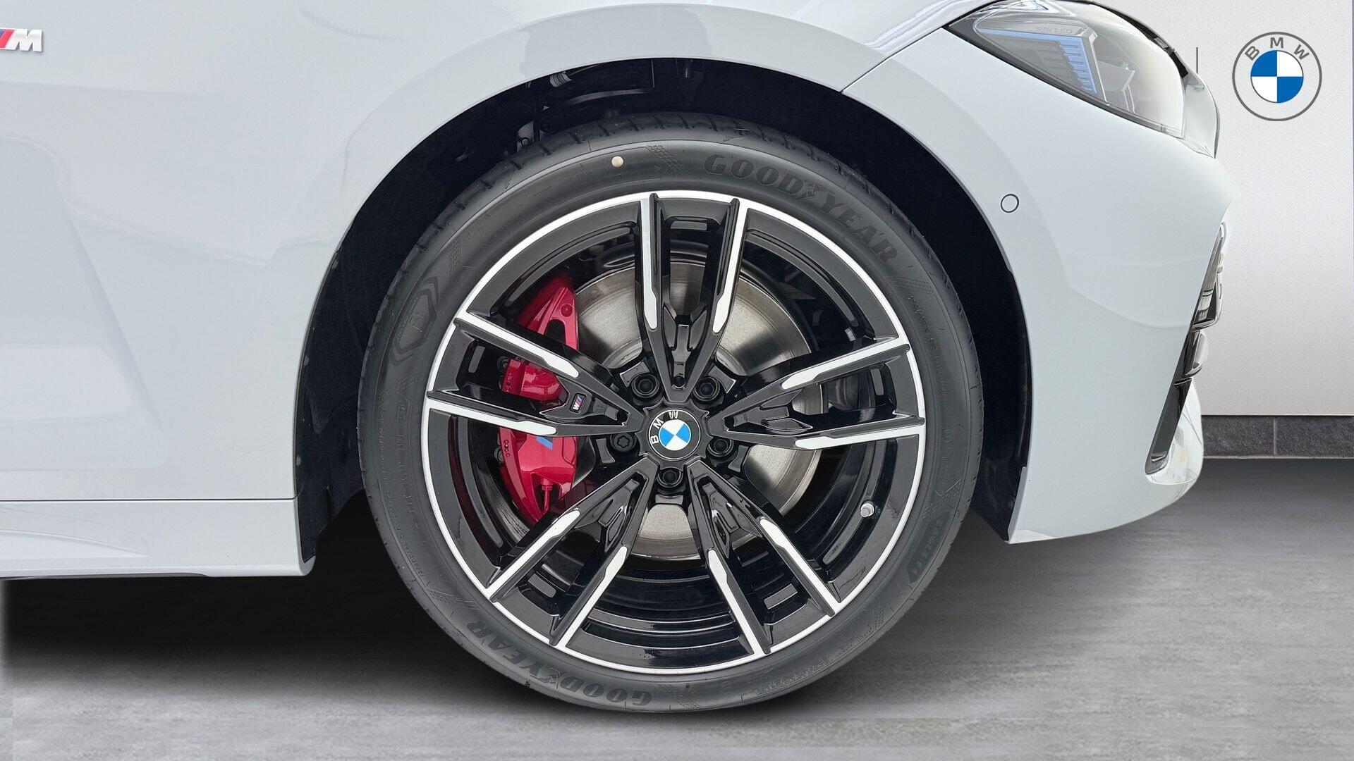 BMW 4 Series view 14