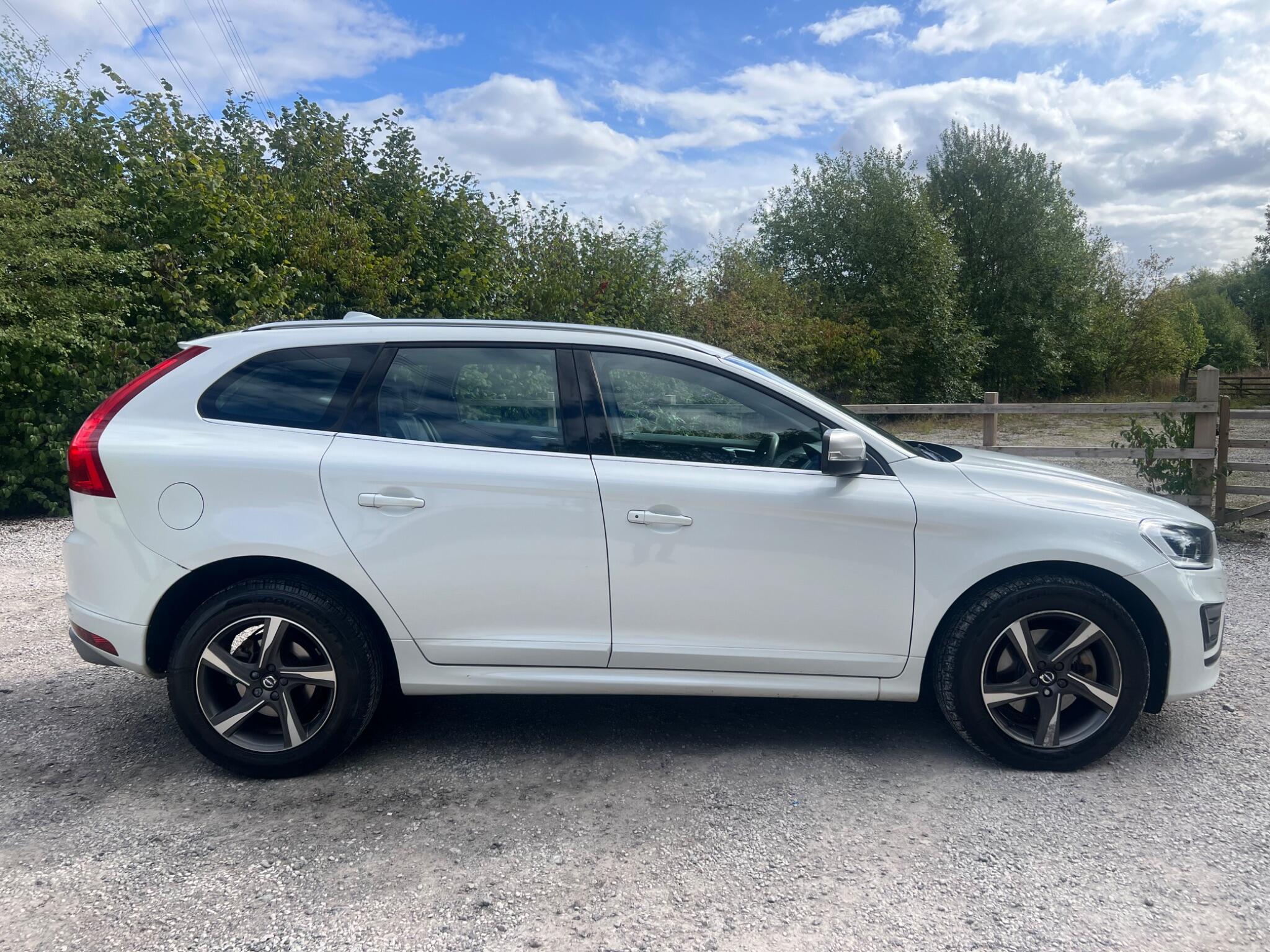 Volvo XC60 view 8