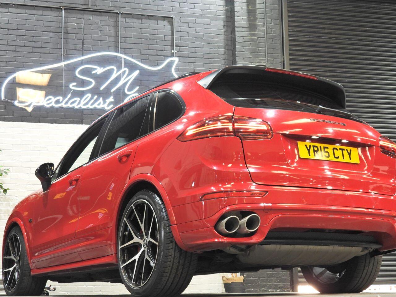 Porsche Cayenne view 3