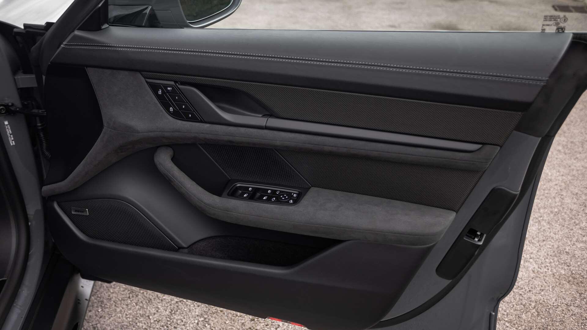 Porsche Taycan view 28