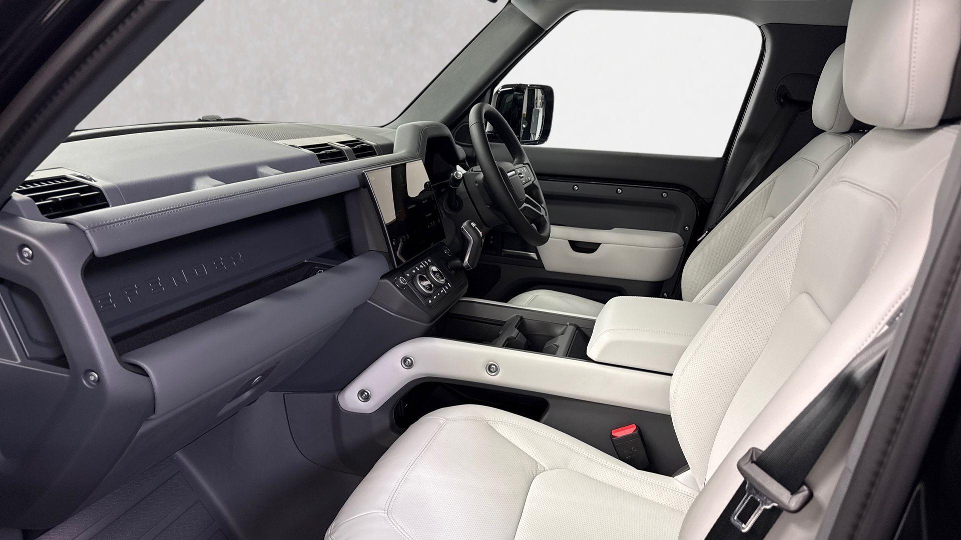 Land Rover Defender view 3