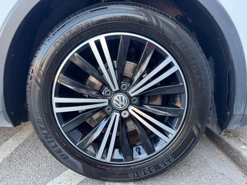 Volkswagen Tiguan view 11