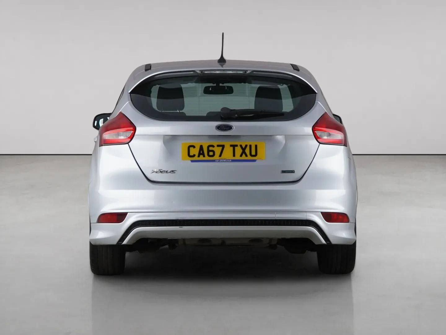 Ford Focus view 7