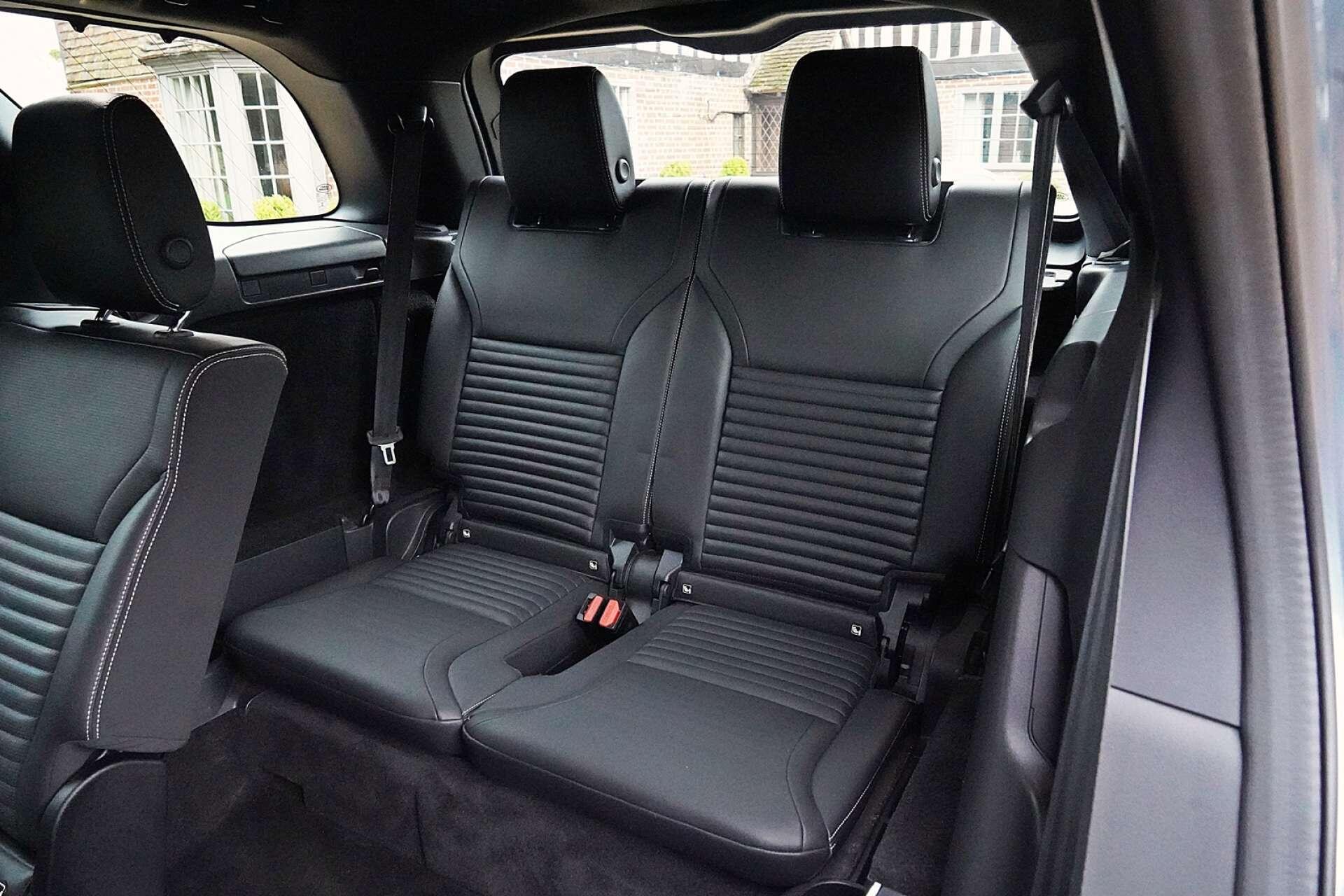 Land Rover Discovery view 15