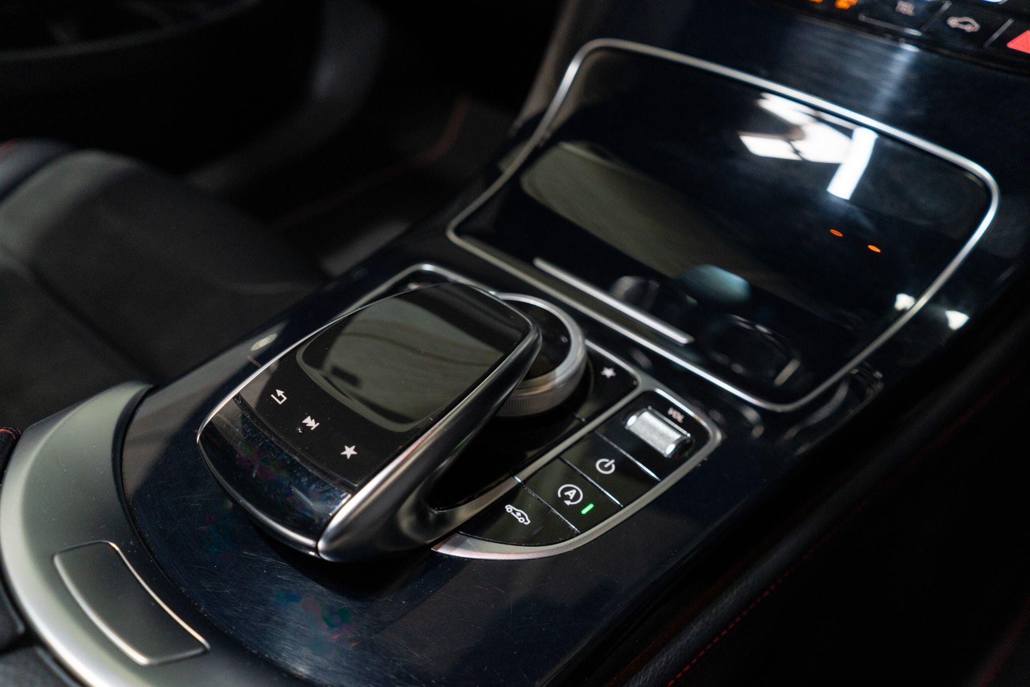 Mercedes-Benz GLC view 11