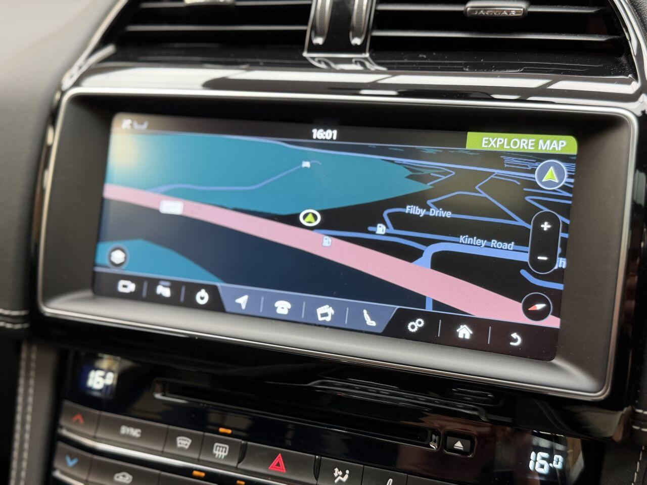 Jaguar F-Pace view 45