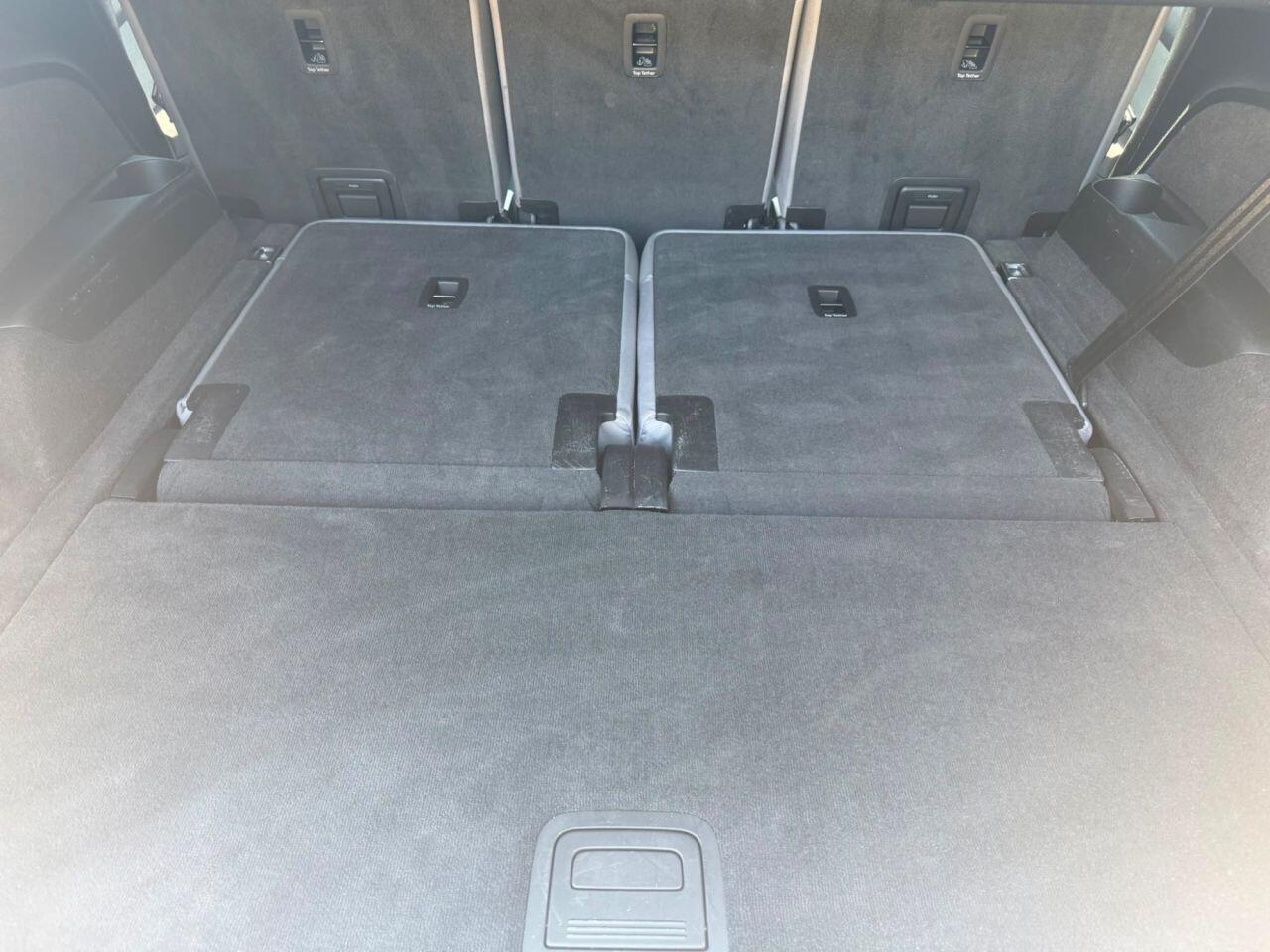 Audi SQ7 view 7