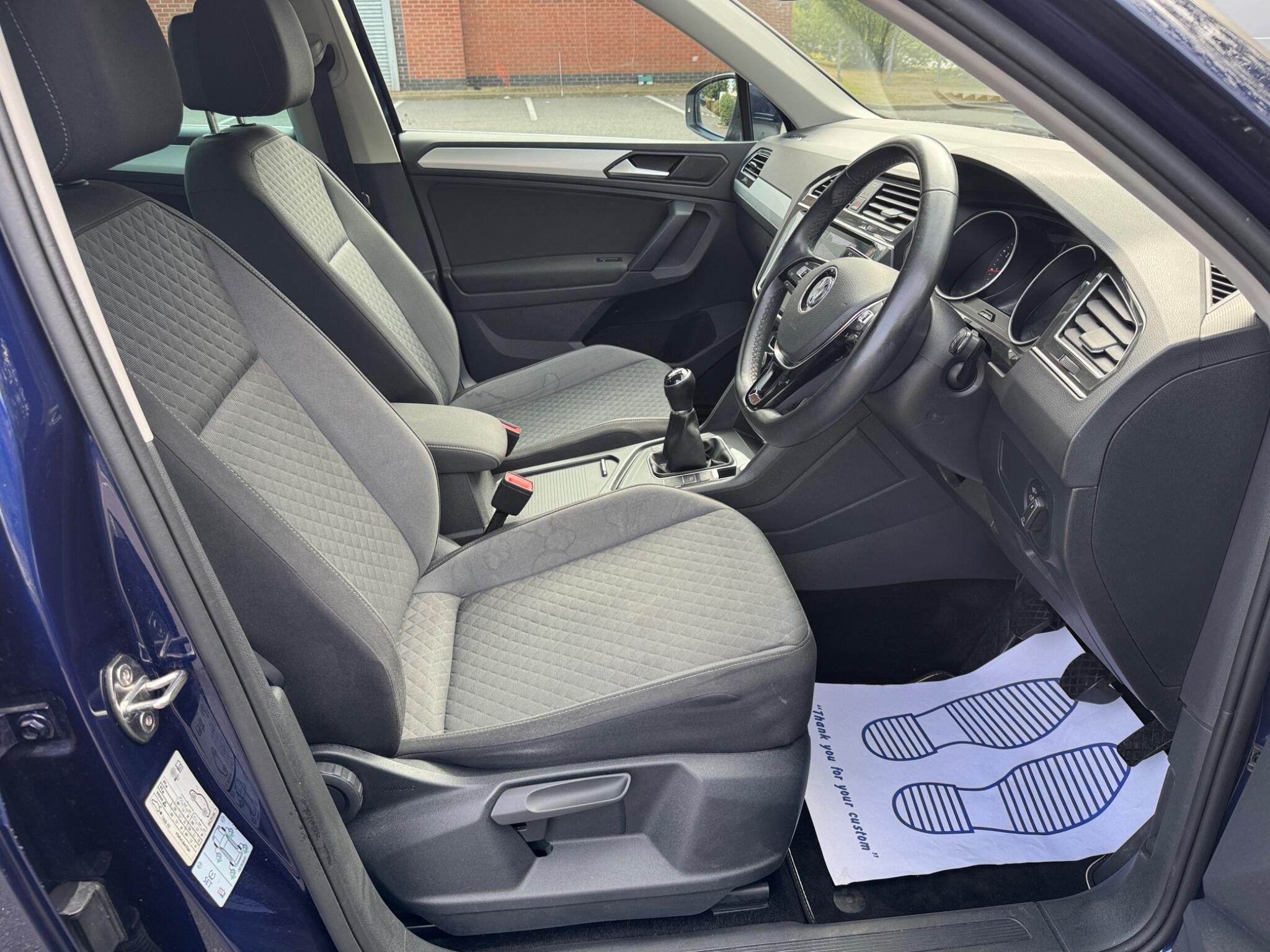 Volkswagen Tiguan view 21