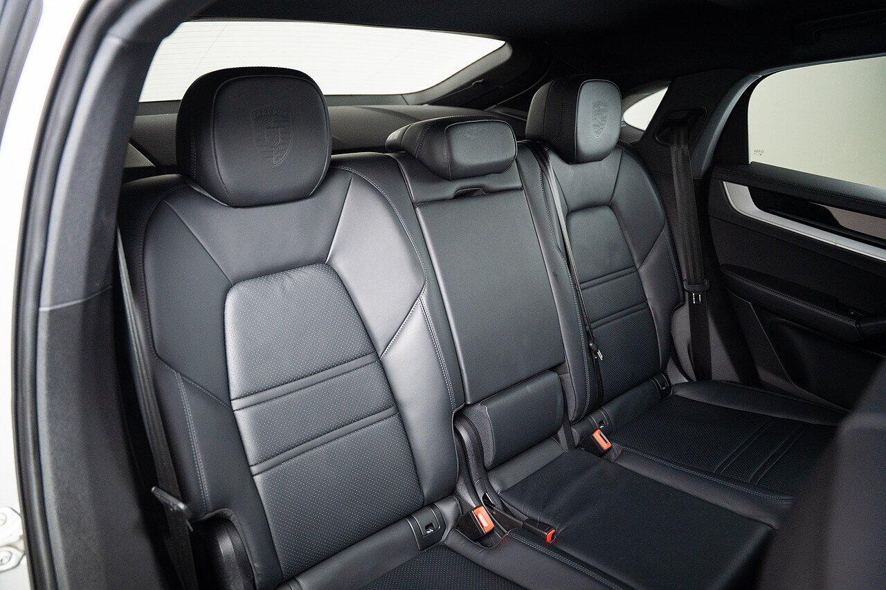 Porsche Cayenne view 15