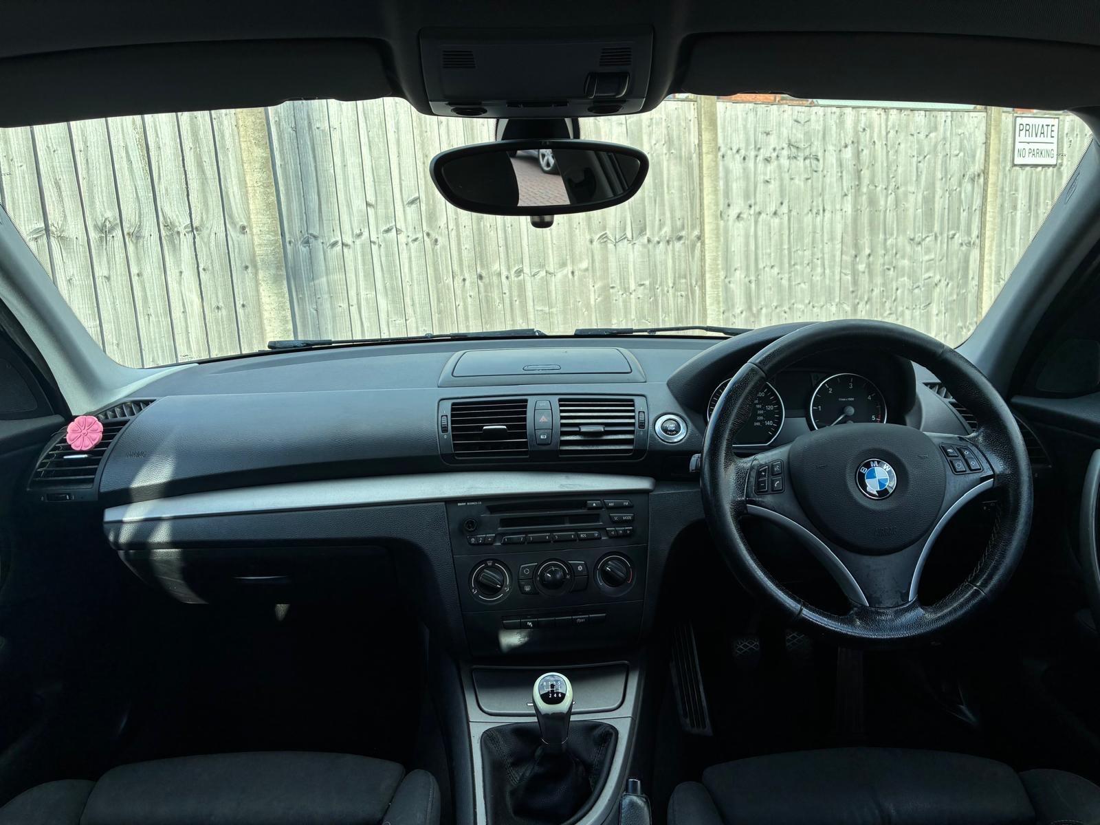 BMW 1 Series view 16