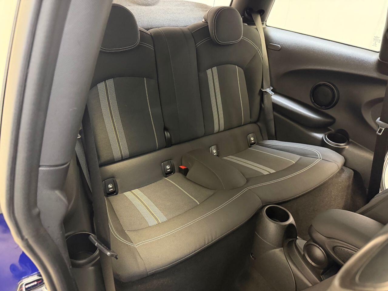 Mini Cooper view 37