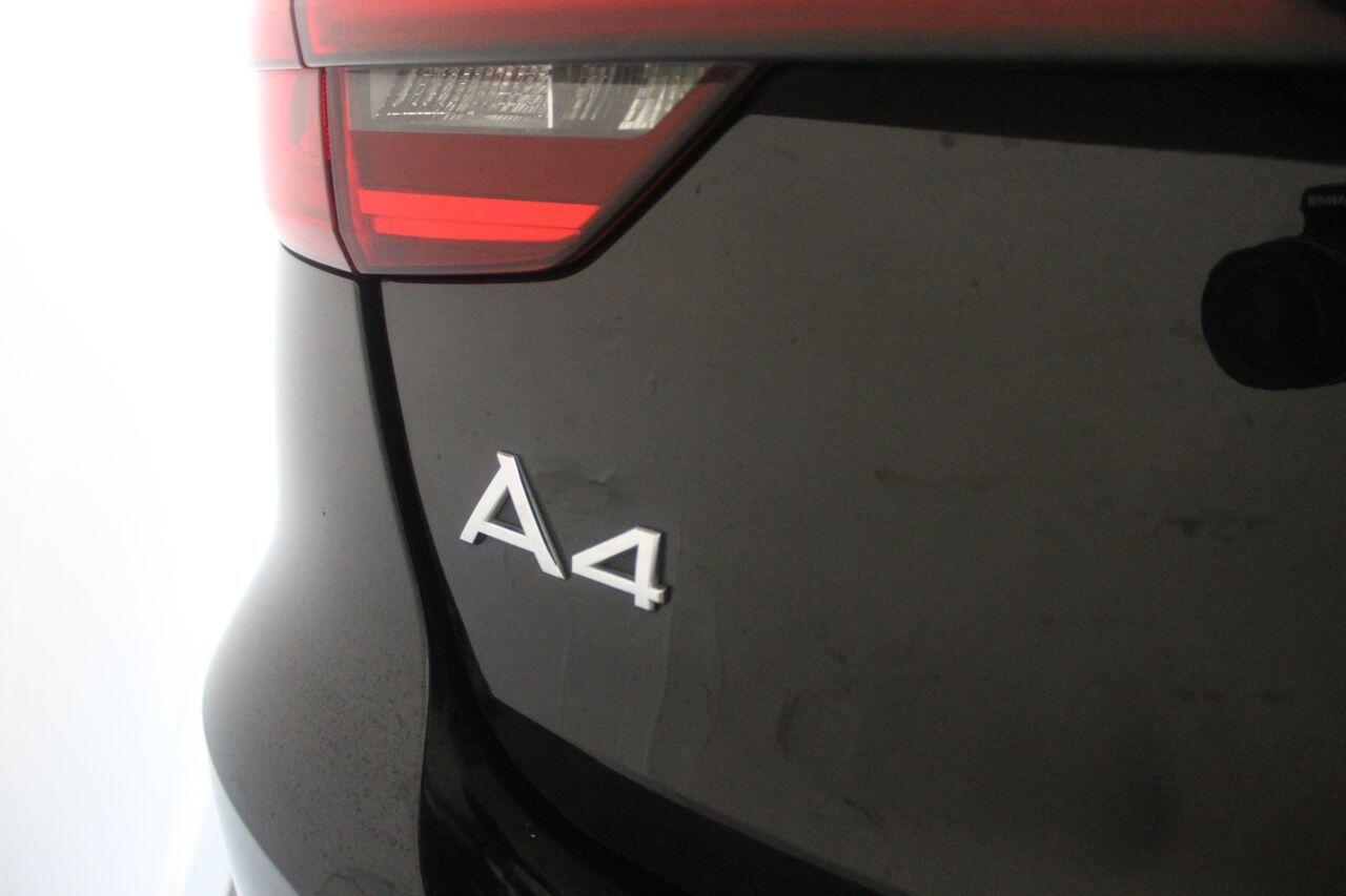 Audi A4 view 16