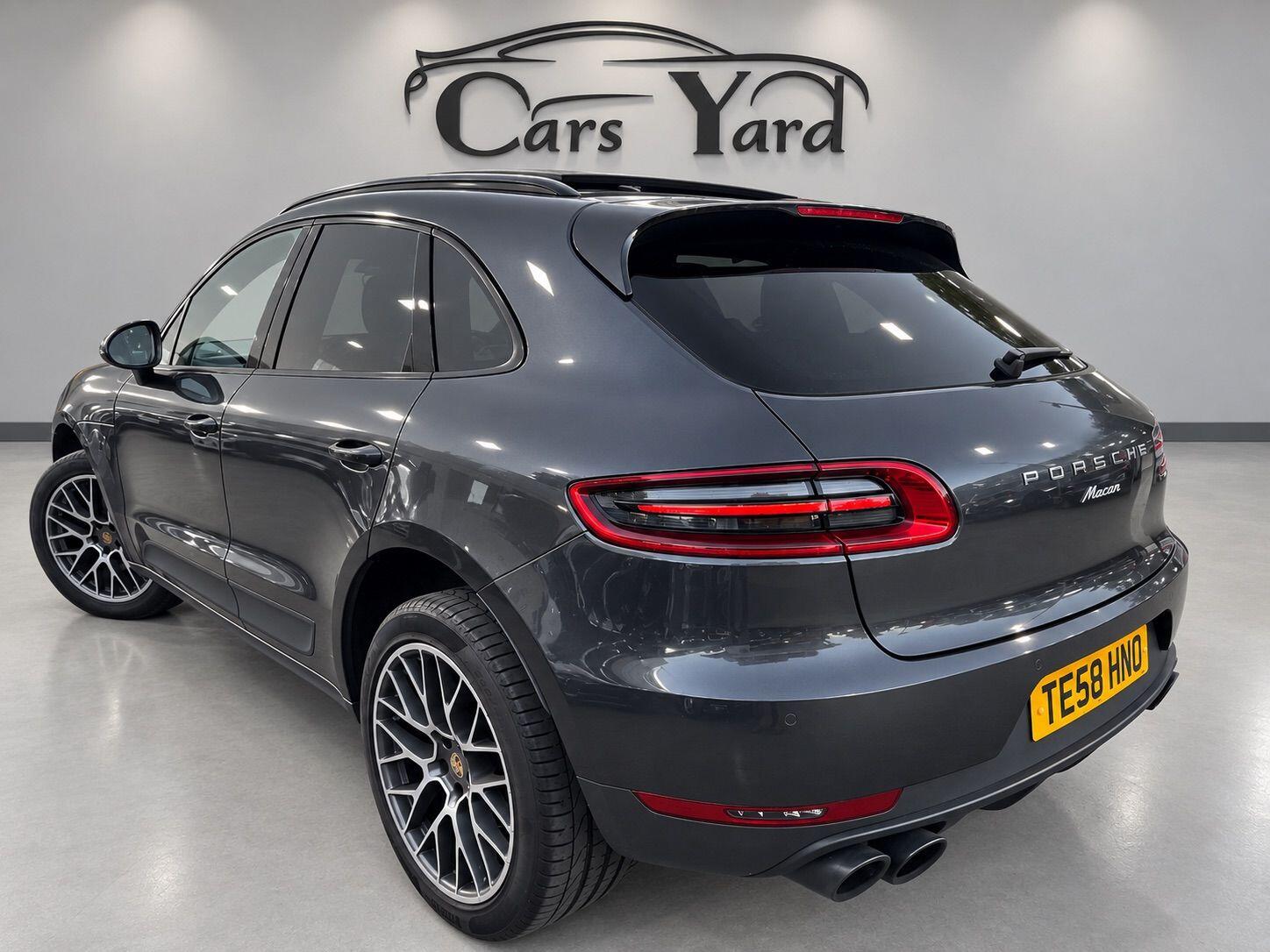 Porsche Macan view 16