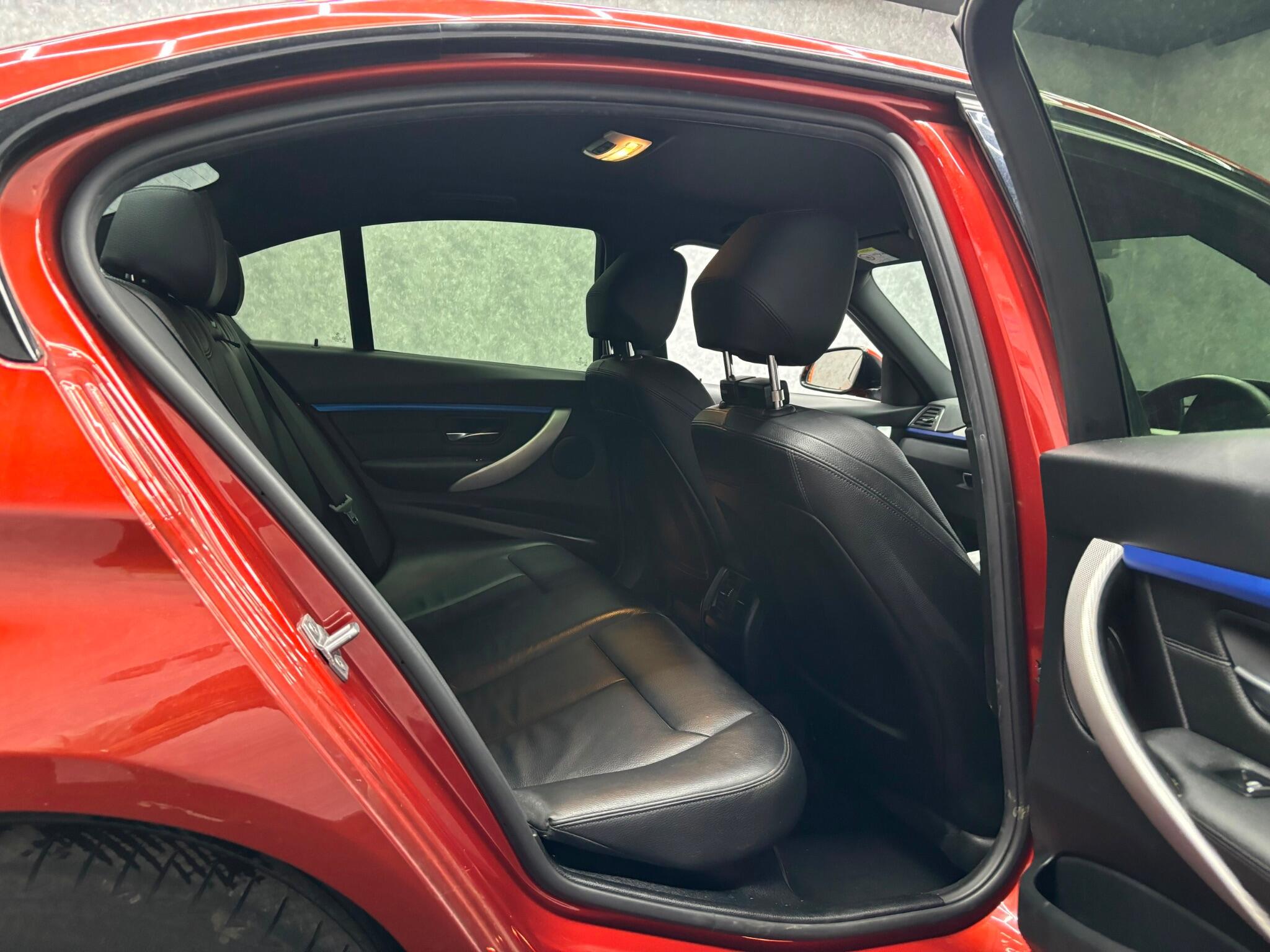 BMW 3 Series view 3