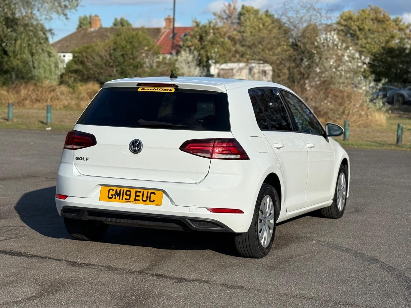 Volkswagen Golf view 19
