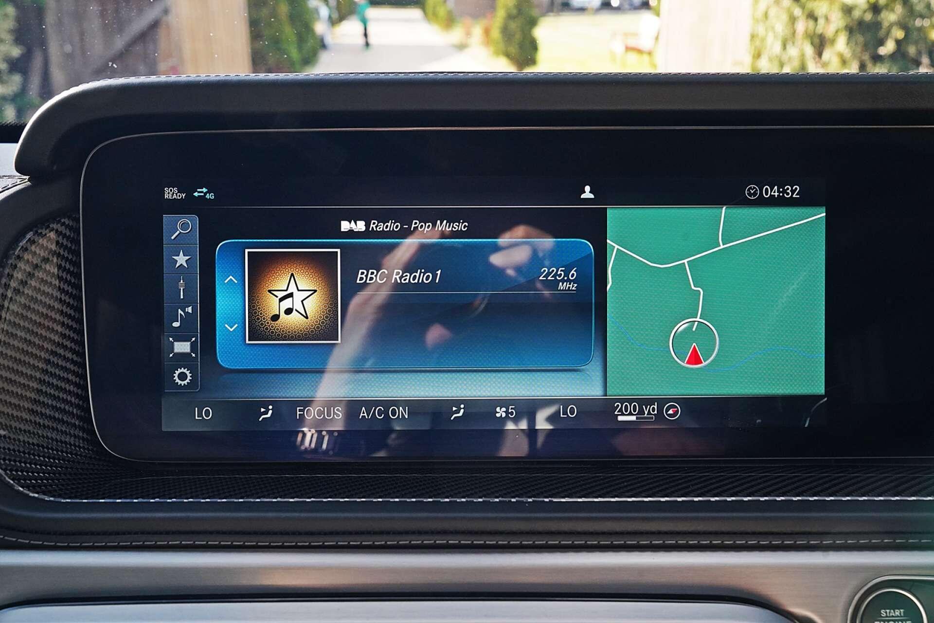Mercedes-Benz G-Class view 29