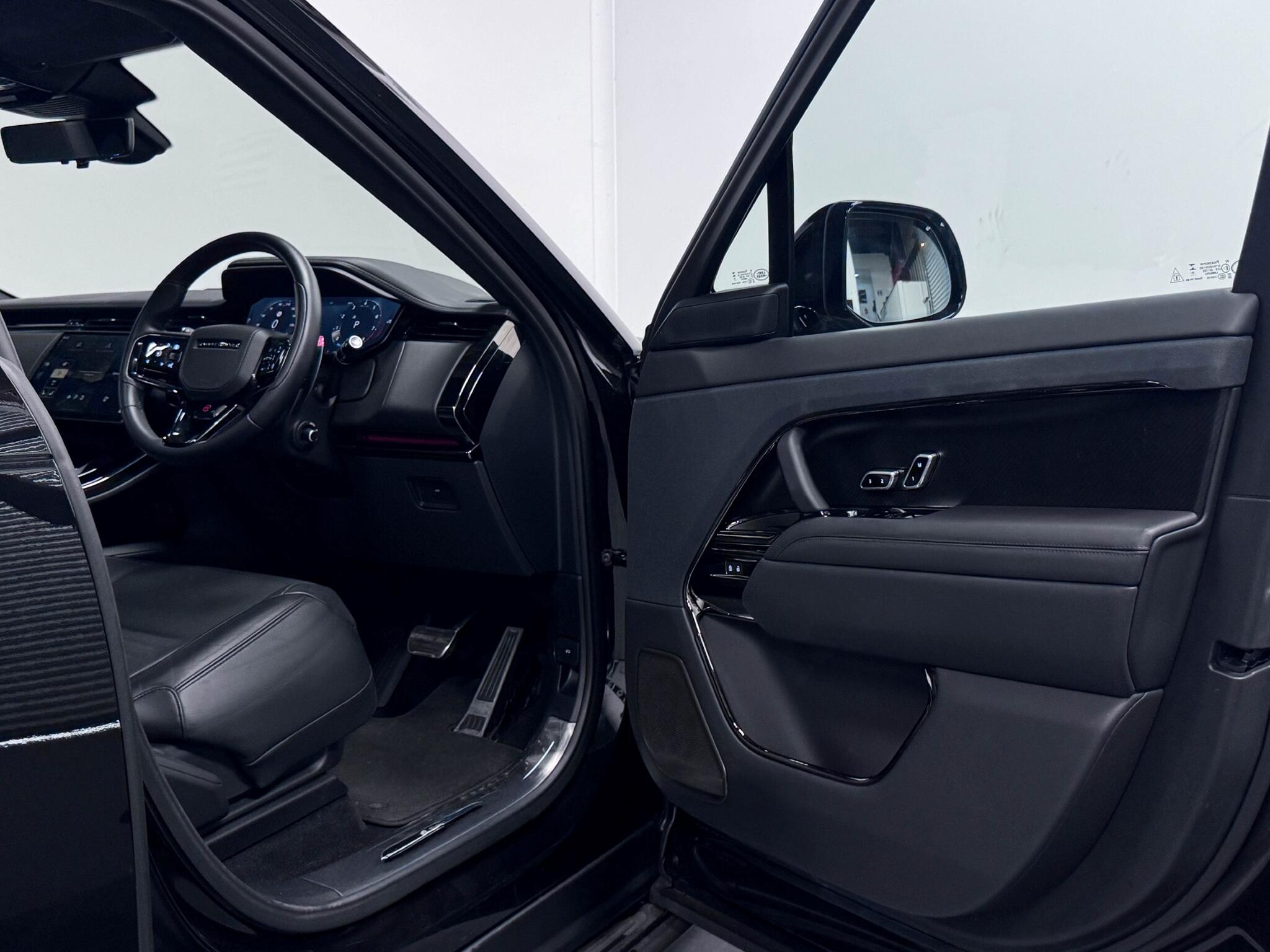 Land Rover Range Rover Sport view 39