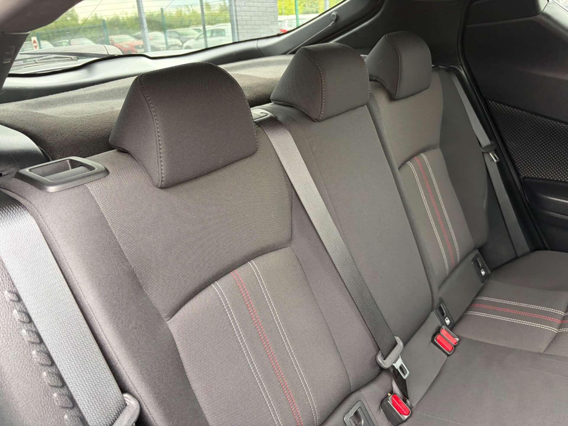 Toyota C-HR view 30