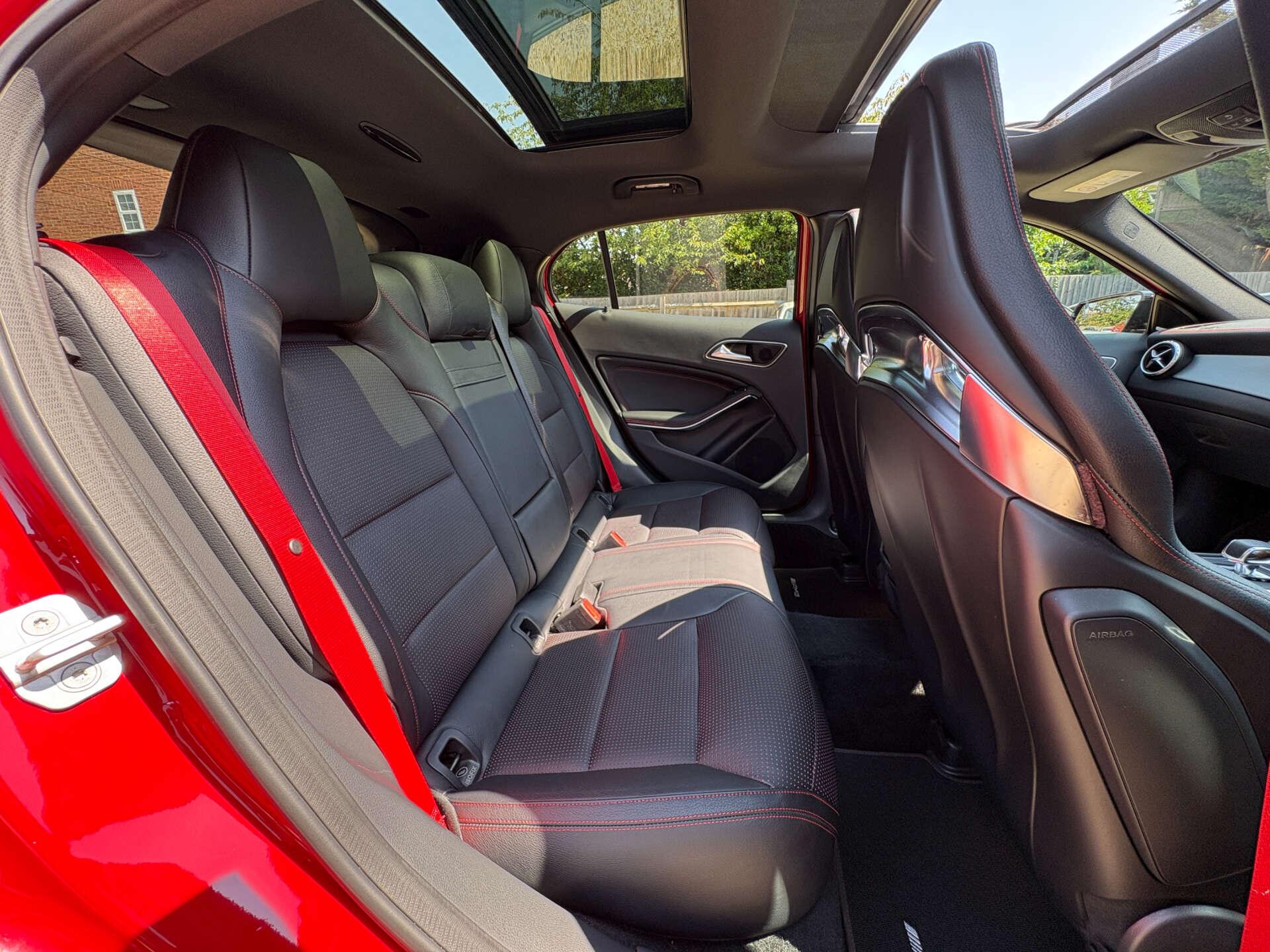 Mercedes-Benz Gla view 51