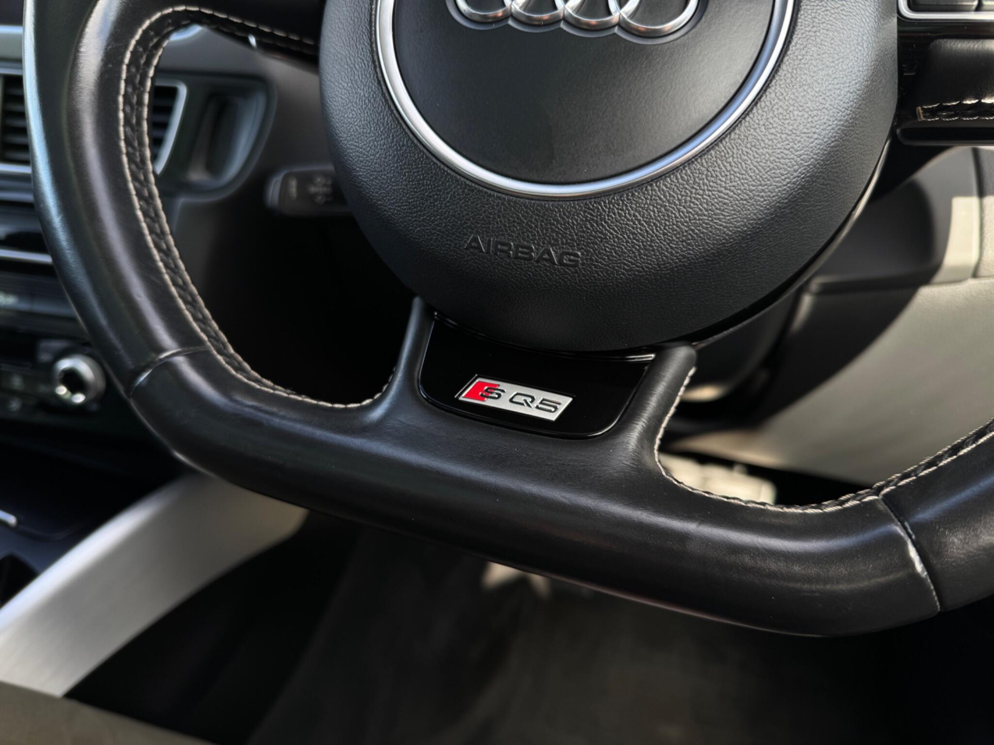 Audi SQ5 view 28
