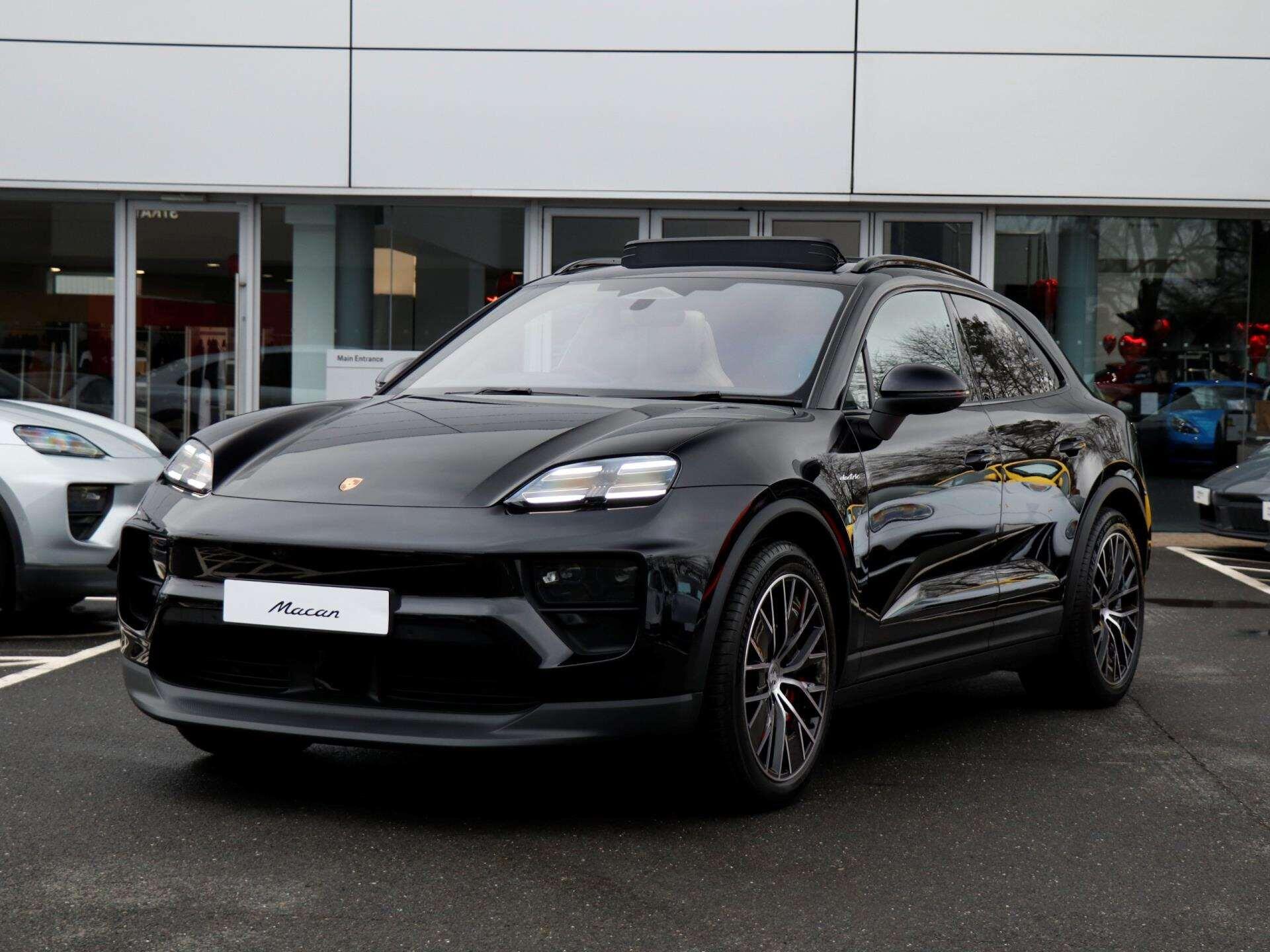 Porsche Macan view 39